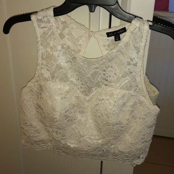 Two-Piece Dress with White Crop Top and Floral Skirt - Picture 2 of 7